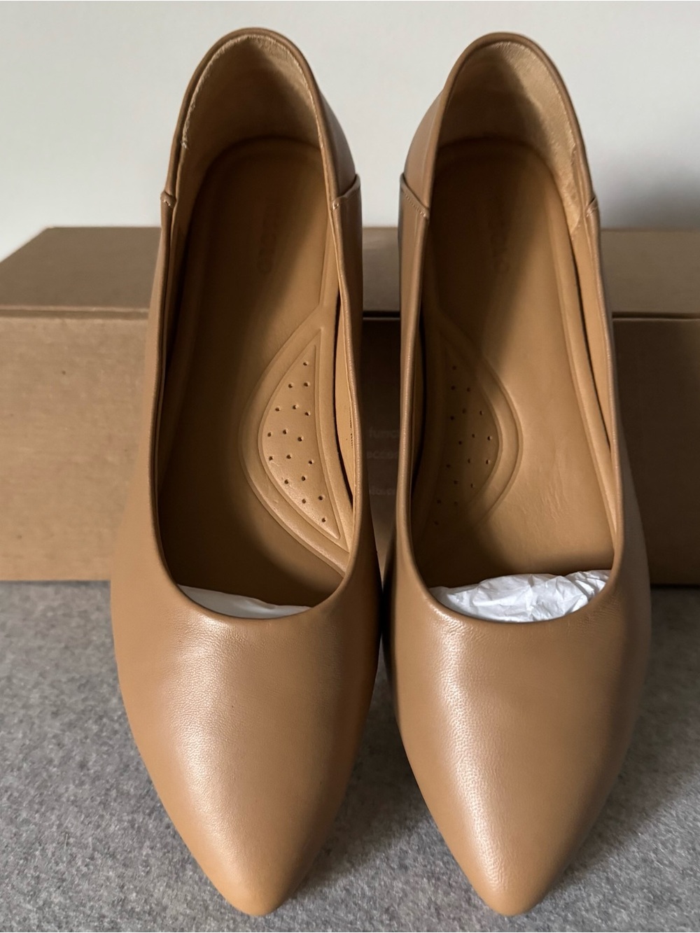 Nisolo Fina Women's Pointed-Toe Flats Tan